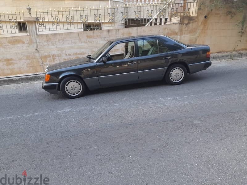 Mercedes-Benz 200 Series 1993 4