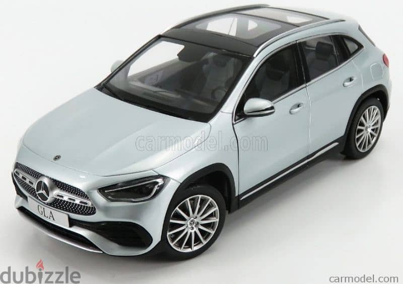 GLA Mercedes diecast car model 1;18 1