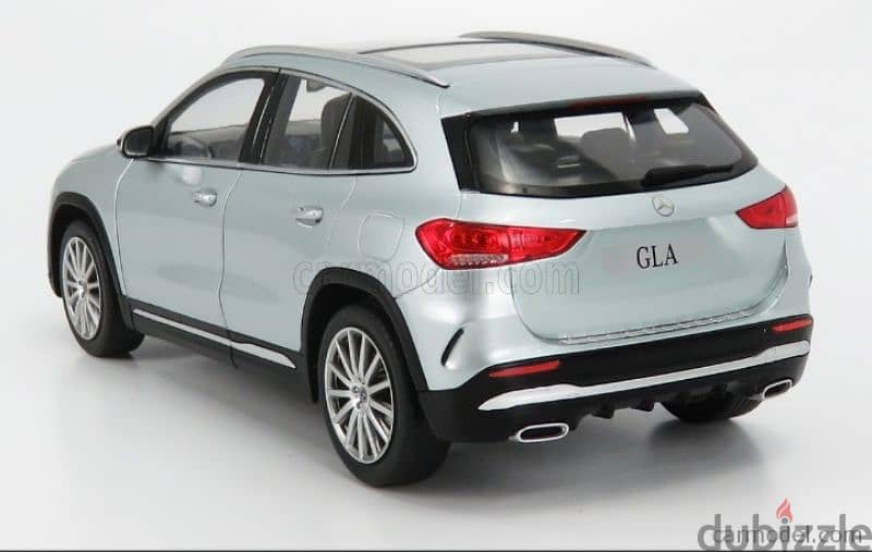 GLA Mercedes diecast car model 1;18 3