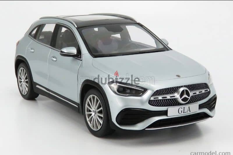 GLA Mercedes diecast car model 1;18 4