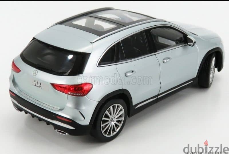 GLA Mercedes diecast car model 1;18 5