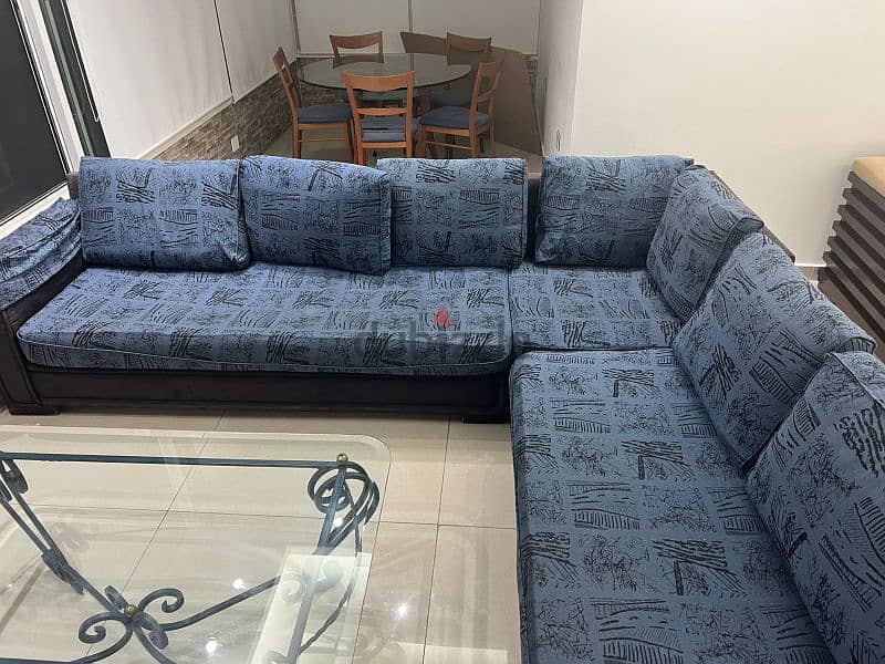 Used furnitures 0