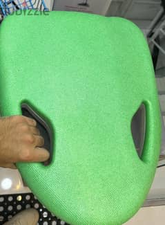 Used Ariwo electric kickboard green used like new