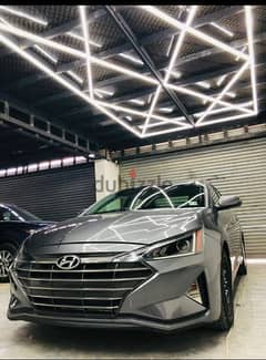 Hyundai Elantra SE 2019 Low miles 25 tmiles 0