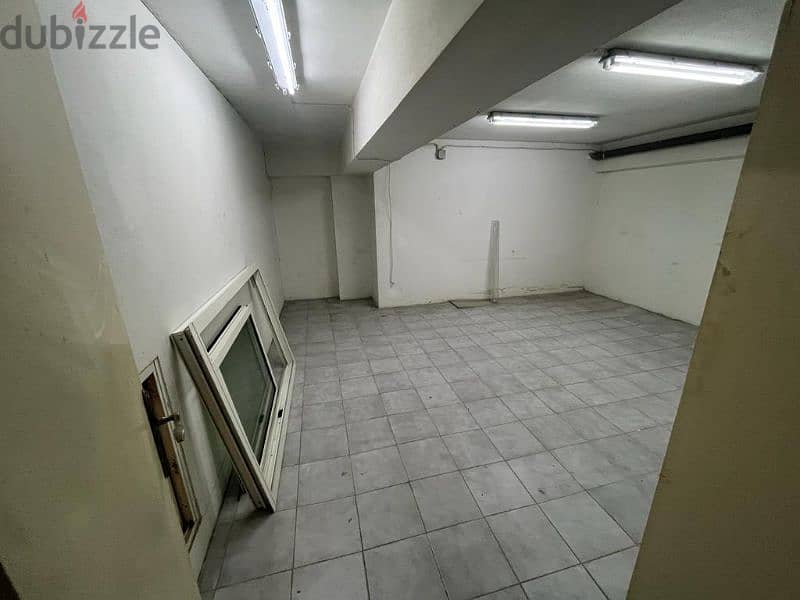 showroom for rent in nahr lmot. صالة للايجار في نهر الموت ٢٧٠٠$/شهري 6