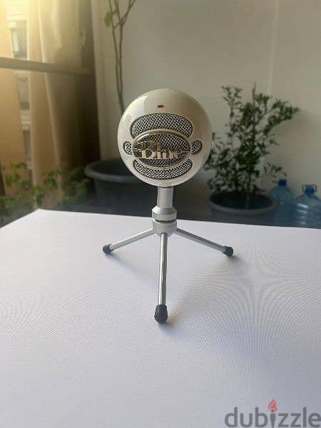 blue snowball microphone 0