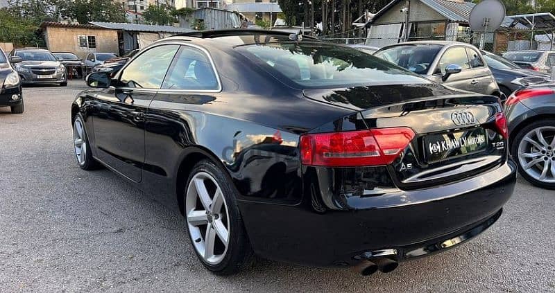 Audi A5 2010 1