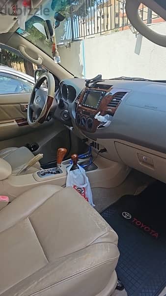 Toyota Fortuner 2008 6 cylinder 10