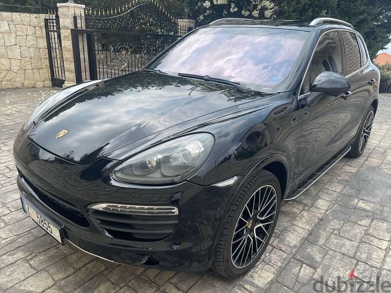 Porsche Cayenne 2012 0