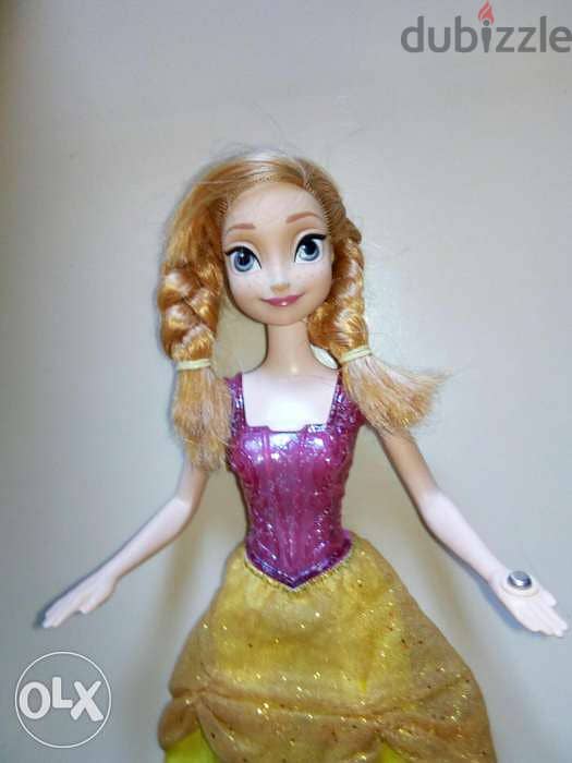 ANNA MUSICAL LIGHT MAGIC Princess as new machine dressed doll=15$ 3