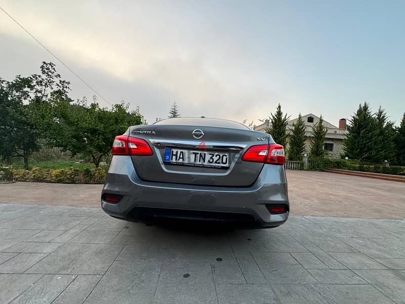 Nissan Sentra 2016 /champany color /76500 miles 8