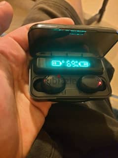 earbuds/powerbank