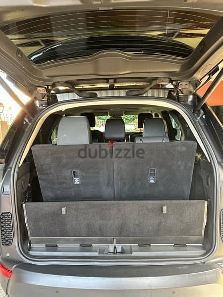 Land Rover Discovery 2017/7 Seats 14