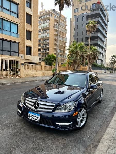 Mercedes-Benz C300 IMMACULATE CAR 1