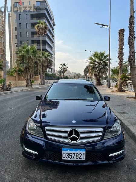 Mercedes-Benz C300 IMMACULATE CAR 6