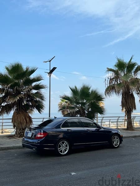 Mercedes-Benz C300 IMMACULATE CAR 9