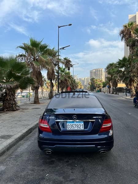 Mercedes-Benz C300 IMMACULATE CAR 10