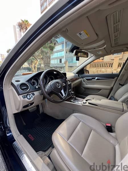 Mercedes-Benz C300 IMMACULATE CAR 11