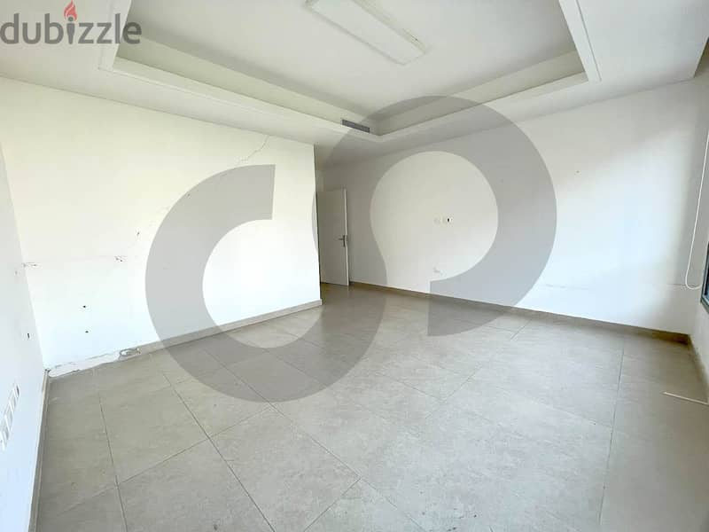 spacious-well maintained building-Badaro/بدارو REF#LY112360 4