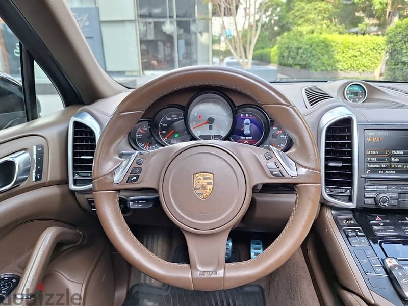 Porsche Cayenne 2013 1