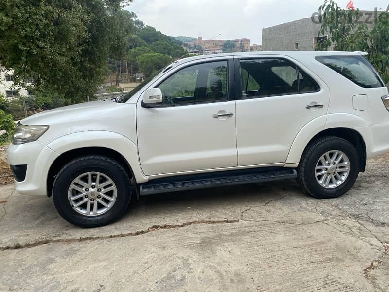 Toyota Fortuner 2013 0