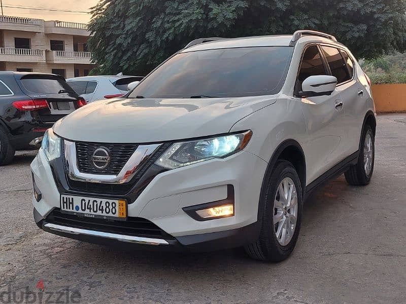 Nissan Rogue 2017 SV 60 000 miles 4wd super clean 17