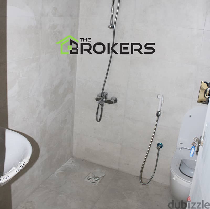 Apartment for Sale in Mar Elias شقة للبيع في مار الياس 2