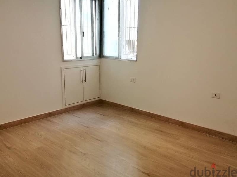 L16015-Renovated 3-Bedroom Apartment For Sale in Achrafieh, Nazareth 2