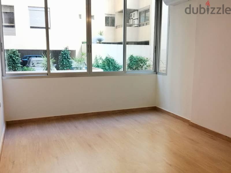 L16015-Renovated 3-Bedroom Apartment For Sale in Achrafieh, Nazareth 4