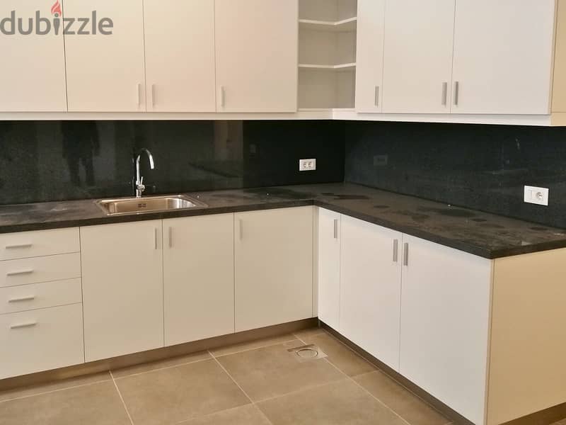 L16015-Renovated 3-Bedroom Apartment For Sale in Achrafieh, Nazareth 6