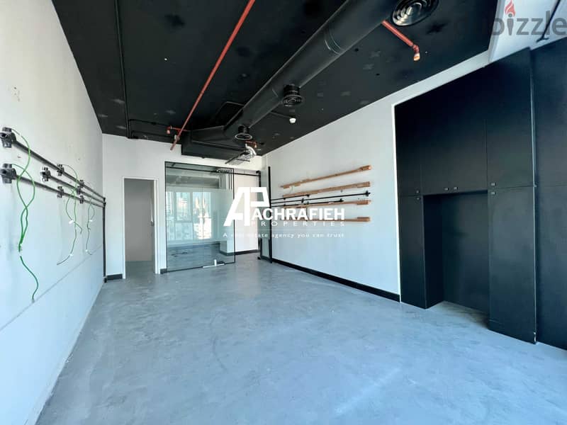 Office For Rent in Sodeco - مكتب للإجار في الأشرفية 1