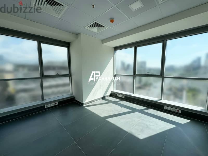 204 Sqm - Office For Rent in Achrafieh - مكتب للإجار في الأشرفية 3