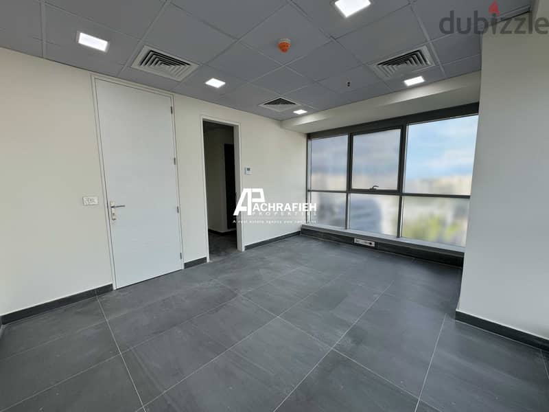 204 Sqm - Office For Rent in Achrafieh - مكتب للإجار في الأشرفية 9