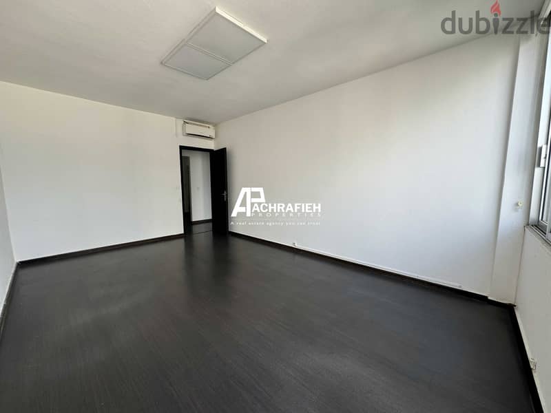 Office For Rent in Badaro - مكتب للإجار في بدارو 7