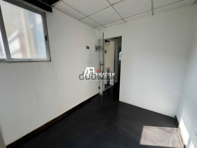 Office For Rent in Badaro - مكتب للإجار في بدارو 8