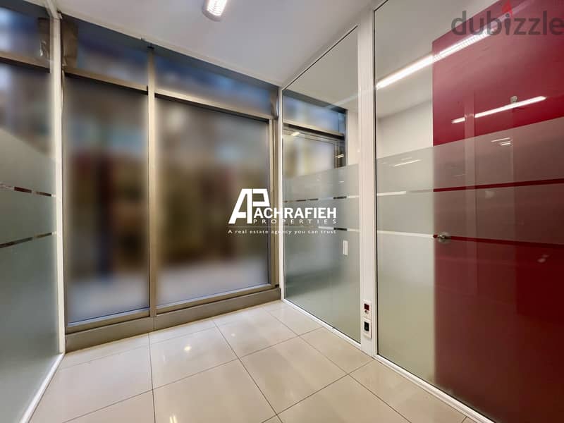 600 Sqm - Office for Rent In Achrafieh - مكتب للإجار في الأشرفية 4