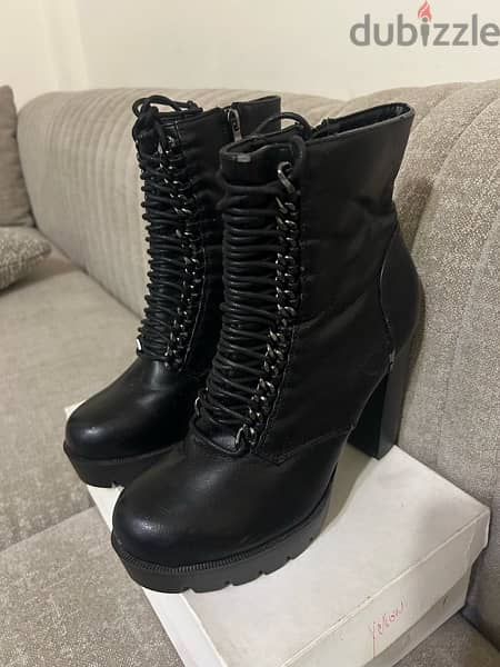 size 39 black mini boots 2