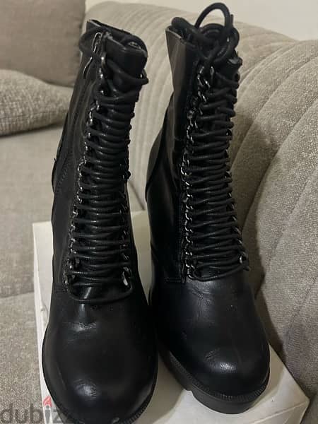 size 39 black mini boots 3