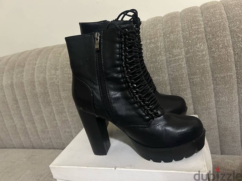 size 39 black mini boots 4