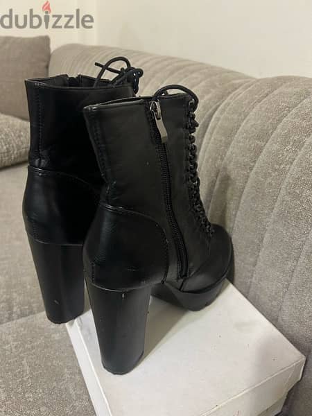 size 39 black mini boots 5