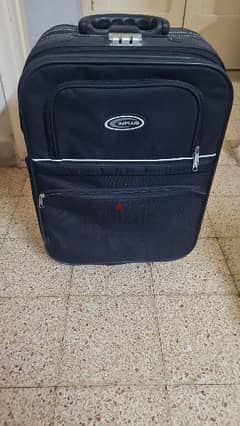 travel suitcase حقيبة سفر 0