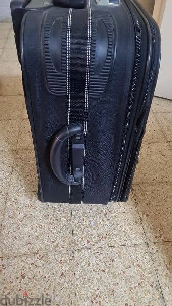 travel suitcase حقيبة سفر 2