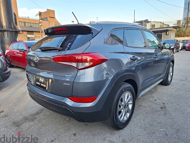 Hyundai Tucson 2.0L 4