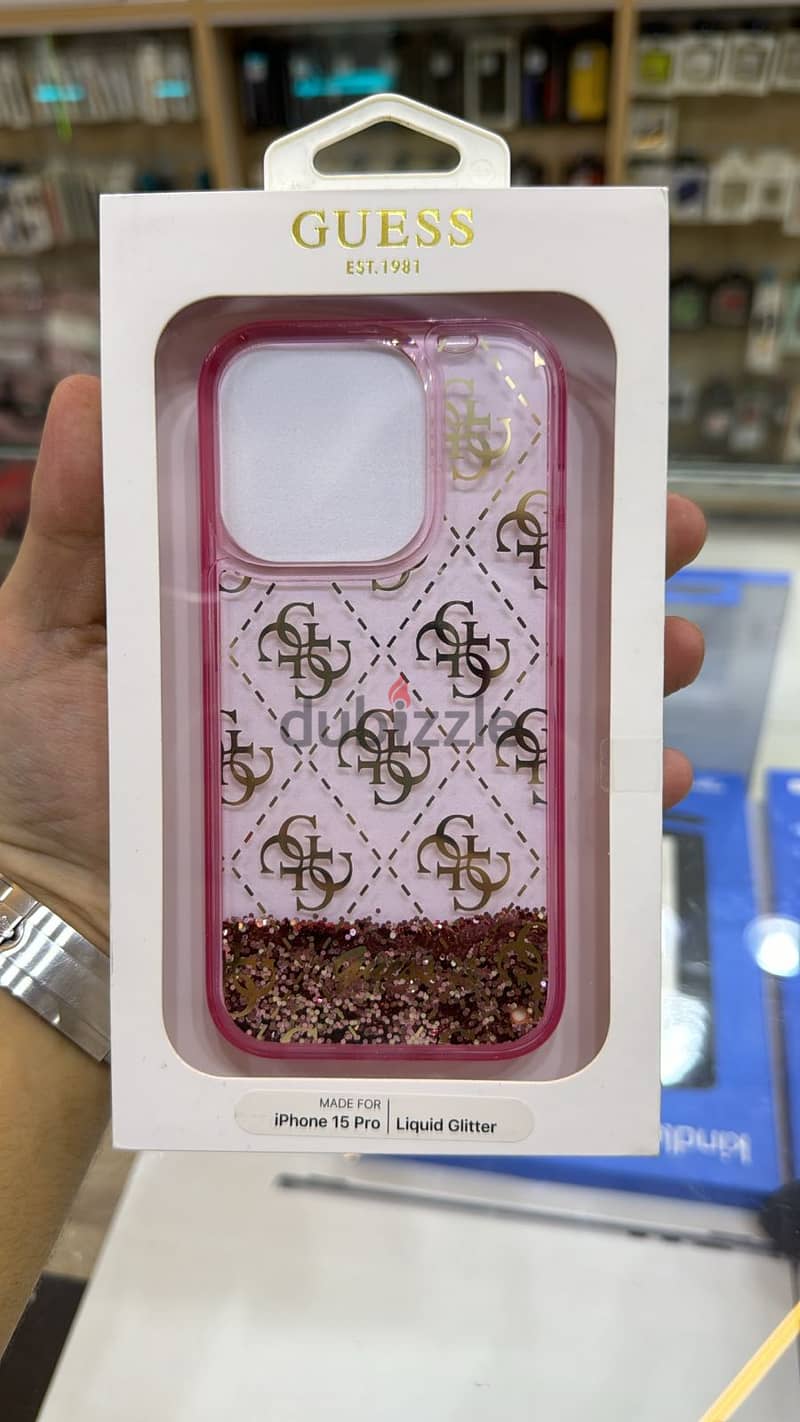 Guess Case 15 pro 4