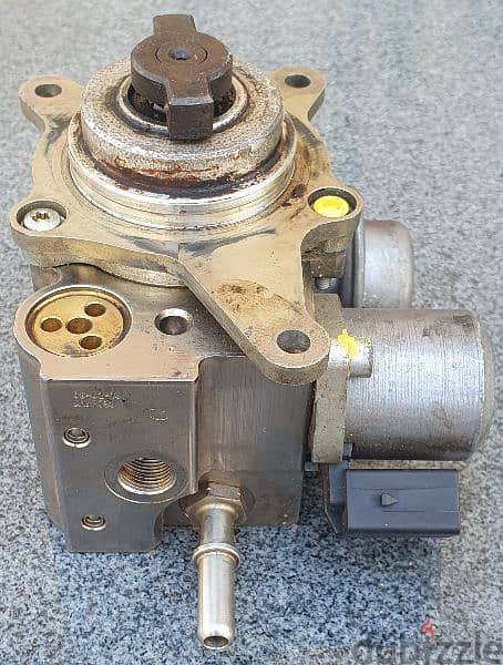 Peugeot 508 fuel pump  2012   with warranty used like new  03723895 3