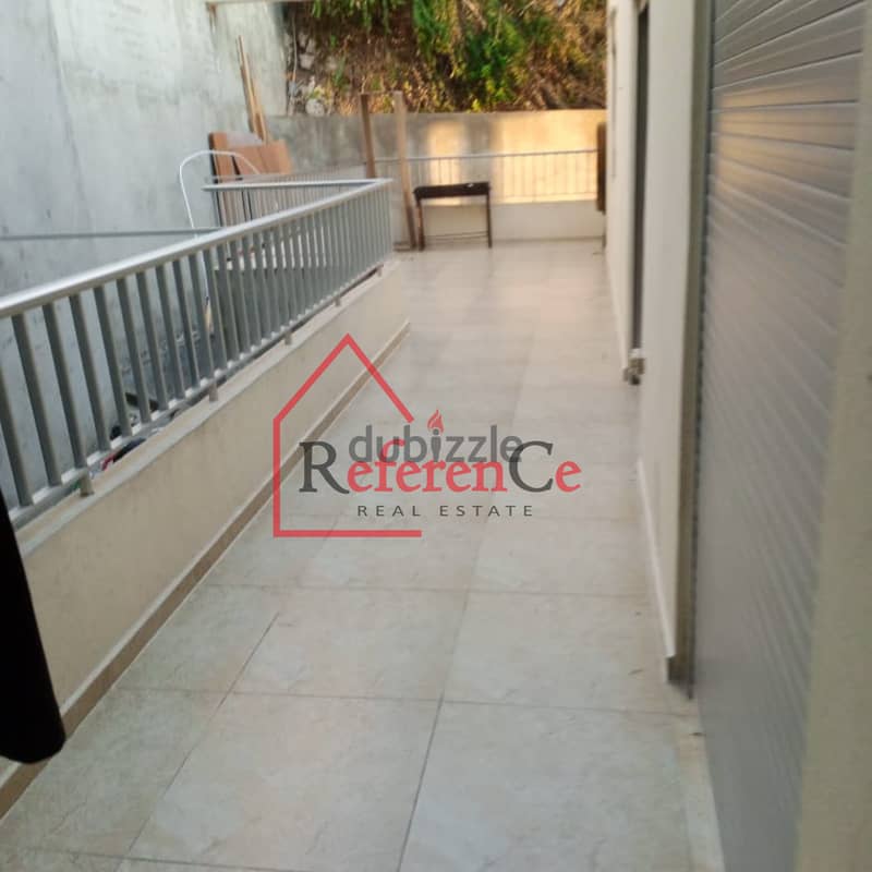 Apartment with terrace in Mastita شقة مع تراس في مستيتا 4