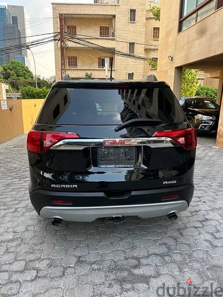 GMC Acadia 2017 black on black (company source) 5