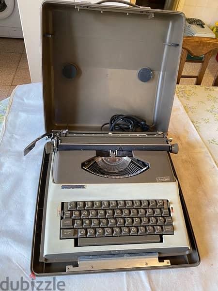 Royal Typewriter 2