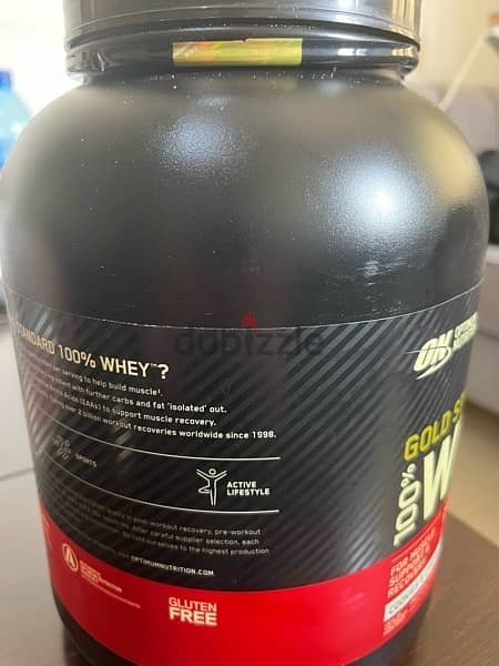 Gold Standard Whey cookies and cream used only 4 scoops 3