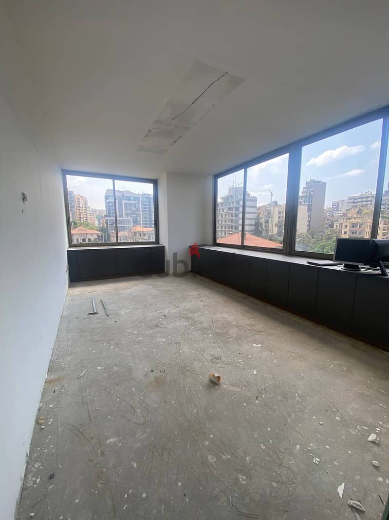 Office for Rent in Kantari/ Beirut - مكتب للإيجار في القنطاري / بيروت 2